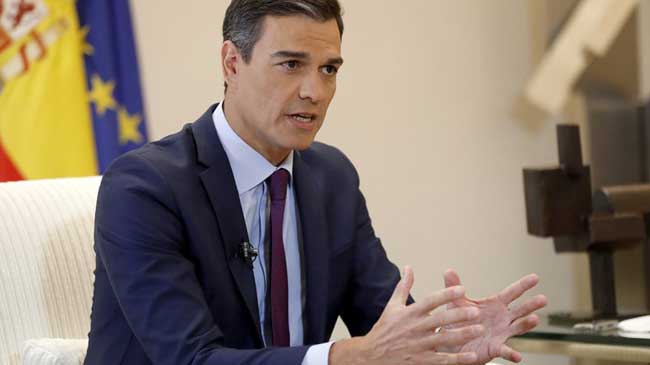 Pedro S&aacute;nchez durante la entrevista con Efe