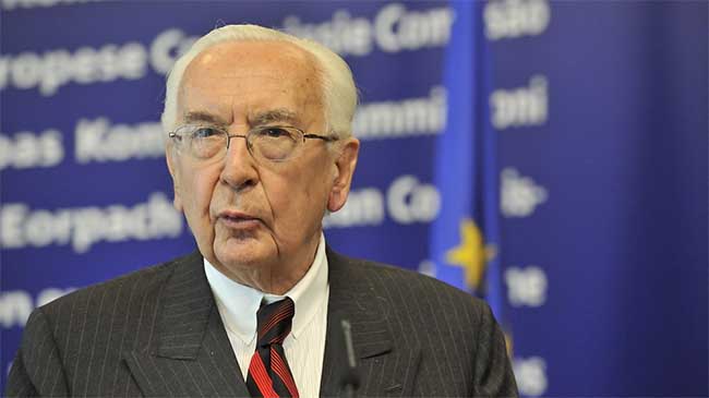 Imagen de archivo del ex director gerente del Fondo Monetario Internacional (FMI) Jacques de Larosi&egrave;re.