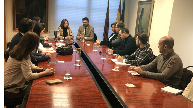 Reuni&oacute;n entre SEF, Turismo y operadores del sector para definir la oferta formativa espec&iacute;fica en enoturismo