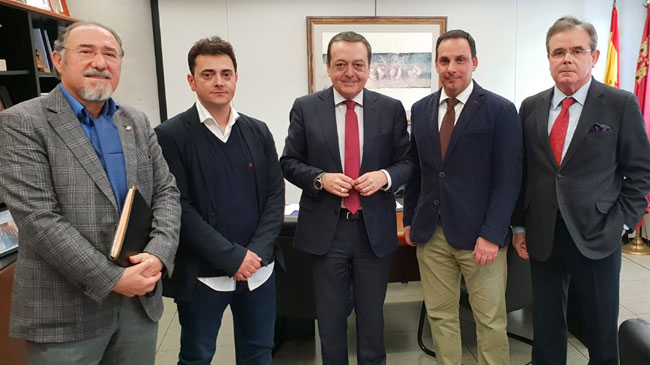 Representantes de Asecom y de Croem