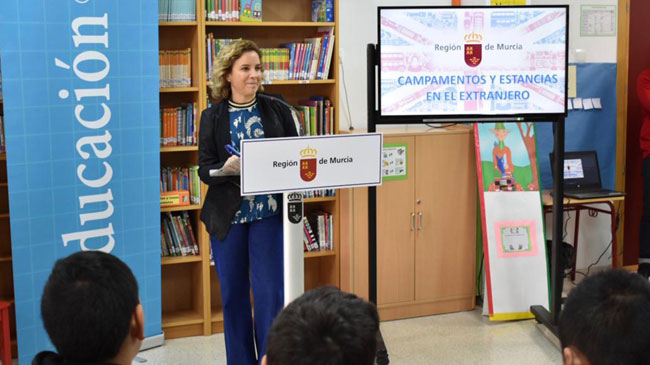 La consejera de Educaci&oacute;n, Adela Mart&iacute;nez-Cach&aacute;