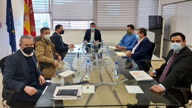 La directiva de Frecom con la c&uacute;pula de la consejer&iacute;a de Agricultura