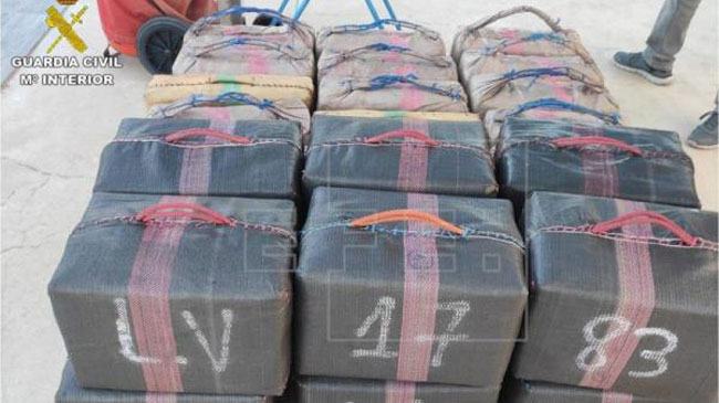 Fardos con hach&iacute;s aprehendidos por la Guardia Civil