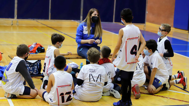 Mari Cruz G&oacute;mez, con uno de los equipos a los que entrena en Molina