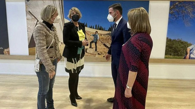 La alcaldesa de Cartagena, Noelia Arroyo, junto al alcalde de Ferrol, &Aacute;ngel Mato