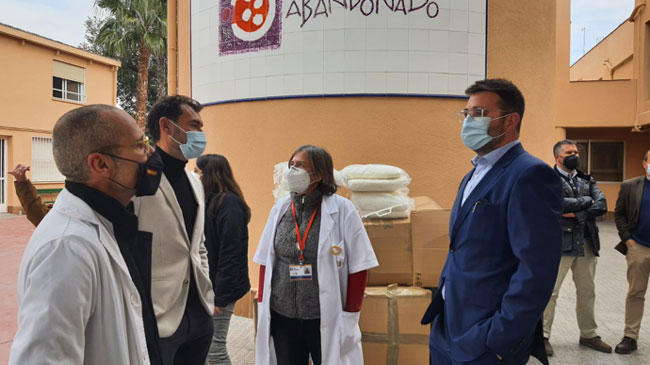 Miembros de Foro Ilusionando hicieron la entrega de las mantas en Jes&uacute;s Abandonado