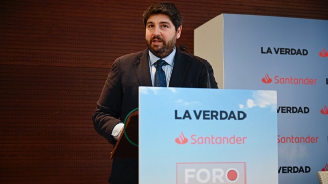 L&oacute;pez Miras, durante su participaci&oacute;n en el Foro Agro Santander