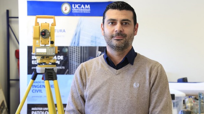 El cient&iacute;fico de la Escuela Superior Polit&eacute;cnica de la UCAM, Fernando Berenguer