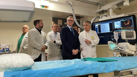 El consejero de Salud, Juan Jos&eacute; Pedre&ntilde;o, visit&oacute; la nueva sala de Hemodin&aacute;mica de la Arrixaca