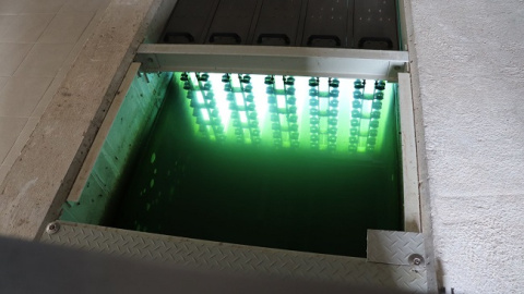 Imagen del sistema de luz ultravioleta para depurar las aguas