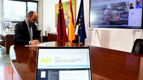 El director del Info, Joaqu&iacute;n G&oacute;mez, inaugur&oacute; el primer seminario virtual