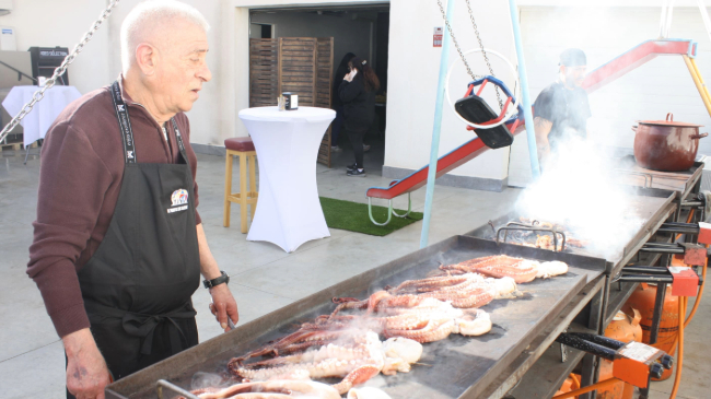 Tradicional pulpo de San Ant&oacute;n. Foto: J.R.