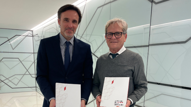 El consejero de Fomento e Infraestructuras, Jorge García Montoro, y el presidente de Coaatiemu, Antonio Luis Mármol, tras la reunión mantenida en la sede colegial. El consejero de Fomento e Infraestructuras, Jorge García Montoro, y el presidente de Coaatiemu, Antonio Luis Mármol, tras la reunión mantenida en la sede colegial.