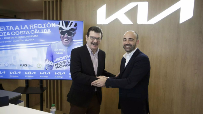 Imagen realizada durante la firma del acuerdo Imagen realizada durante la firma del acuerdo