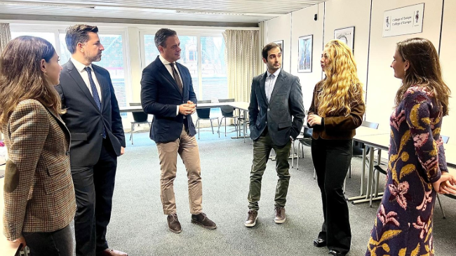 El consejero de Presidencia, Portavocía, Acción Exterior y Emergencias, Marcos Ortuño, y la rectora del Colegio de Europa, Federica Mogherini. El consejero de Presidencia, Portavocía, Acción Exterior y Emergencias, Marcos Ortuño, y la rectora del Colegio de Europa, Federica Mogherini.