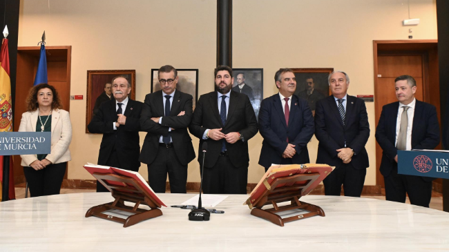 El presidente de la Comunidad, Fernando L&oacute;pez Miras, preside el acto de toma de posesi&oacute;n de Bartolom&eacute; Vi&uacute;dez como presidente del Consejo Social de la Universidad de Murcia.