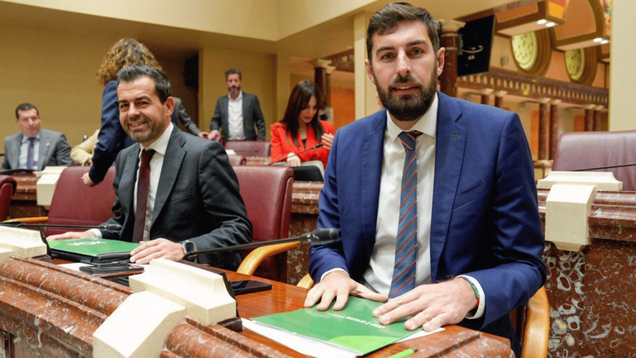 El portavoz adjunto de Vox en la Cámara autonómica, Rubén Martínez Alpañez y José Ángel Antelo Diputado de la Asamblea Regional de Murcia - Daniel Sabiote_VOX El portavoz adjunto de Vox en la Cámara autonómica, Rubén Martínez Alpañez y José Ángel Antelo Diputado de la Asamblea Regional de Murcia - Daniel Sabiote_VOX