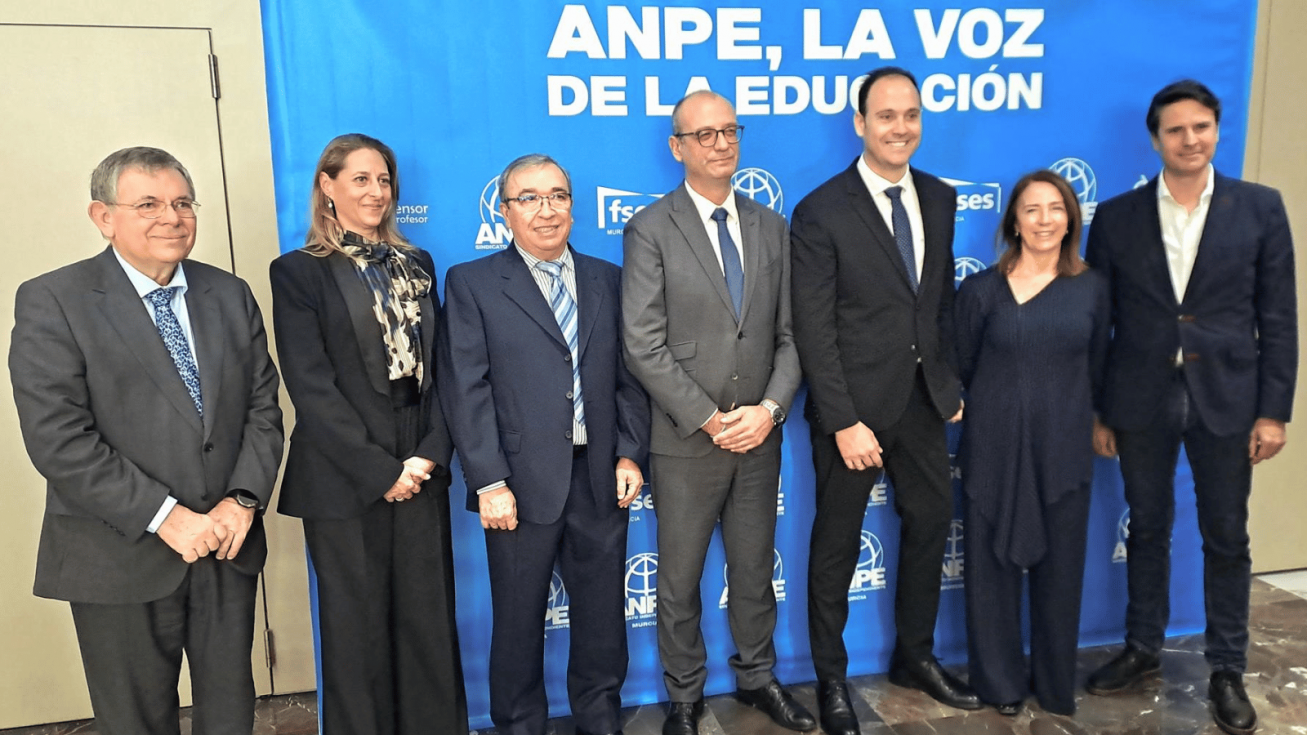 El consejero de Educaci&oacute;n clausura el XL Consejo Sindical Auton&oacute;mico de ANPE - CARM
