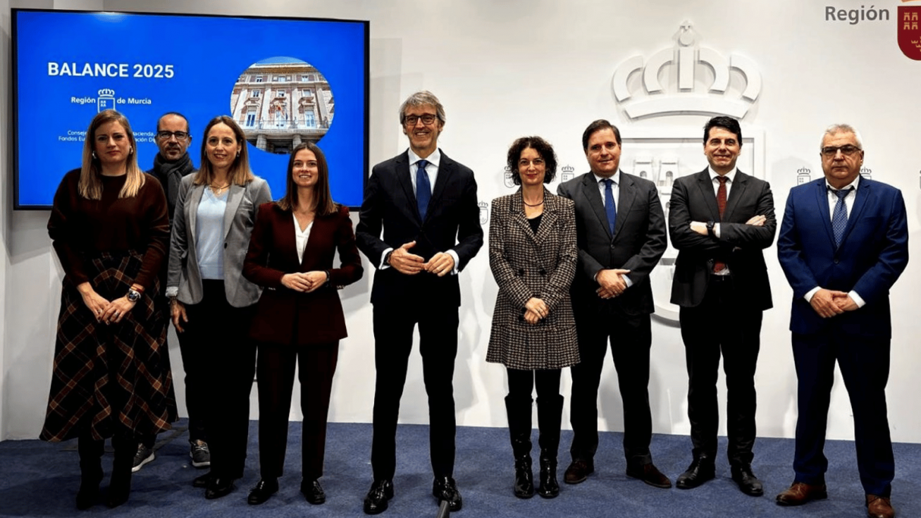 El consejero de Economía, Hacienda, Fondos Europeos y Transformación Digital, Luis Alberto Marín, junto con el equipo directivo de la consejería - CARM El consejero de Economía, Hacienda, Fondos Europeos y Transformación Digital, Luis Alberto Marín, junto con el equipo directivo de la consejería - CARM