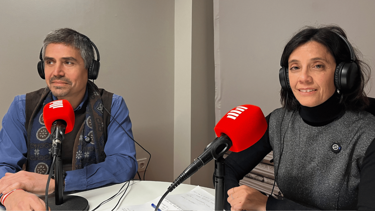 El secretario general de MC Cartagena, Jes&uacute;s Gim&eacute;nez Gallo, acompa&ntilde;ado por la vicepresidenta&nbsp;de la formaci&oacute;n, Esther Guzm&aacute;n