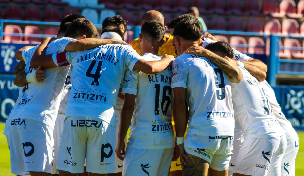 Los jugadores del UCAM Murcia CF en el partido de ida ante el CD Extremadura / UCAM CF Los jugadores del UCAM Murcia CF en el partido de ida ante el CD Extremadura / UCAM CF