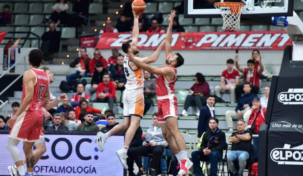 El UCAM vence al Rostock. El UCAM vence al Rostock.