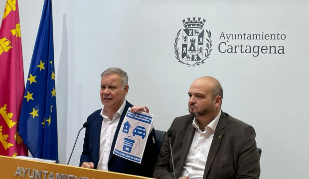 Los concejales del PSOE de Cartagena, Pedro Contreras y Manolo Torres.