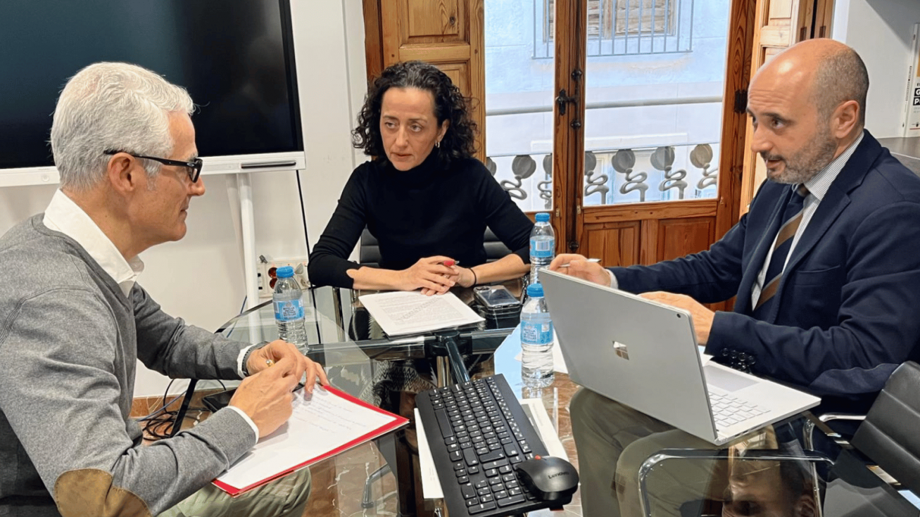Reunión de trabajo entre la Consejería de Empresa y la Federación de Municipios - CARM Reunión de trabajo entre la Consejería de Empresa y la Federación de Municipios - CARM