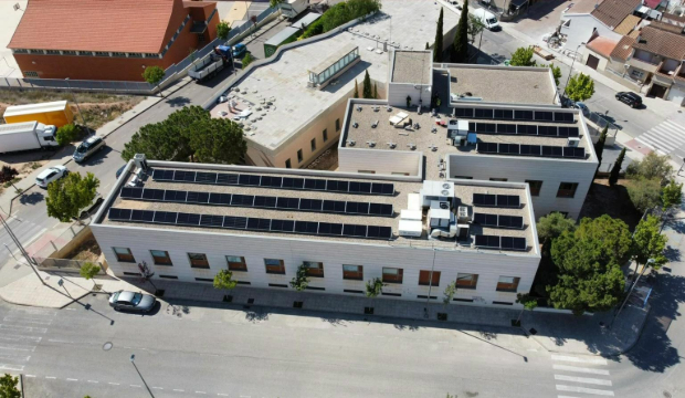 Placas Solares en el Centro de Salud Yecla Oeste. Placas Solares en el Centro de Salud Yecla Oeste.