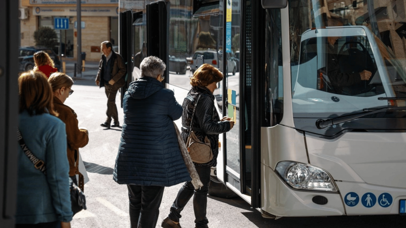 Usuarios del tranporte público en Lorca - AYUNTAMIENTO DE LORCA Usuarios del tranporte público en Lorca - AYUNTAMIENTO DE LORCA