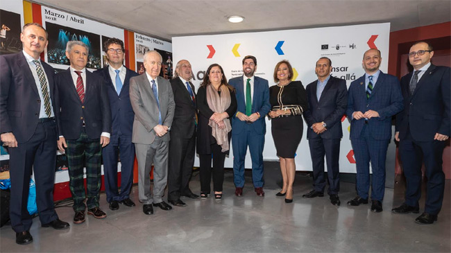 L&oacute;pez Miras con alguno de los ponentes