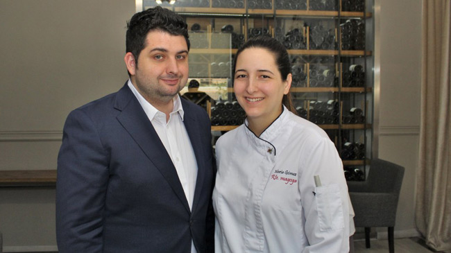 Adri&aacute;n de Marcos y Mar&iacute;a G&oacute;mez, propietarios del restaurante Magoga, en Cartagena. Foto: Revista Pomarus