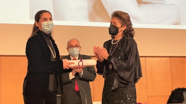 Paula Pay&aacute;, presidenta del Cofrm, junto a Stella Moreno, presidenta de la Academia de Farmacia y  el director general de Salud P&uacute;blica