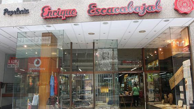 Fachada de la desaparecida Librería Escarabajal en la calle Mayor de Cartagena Fachada de la desaparecida Librería Escarabajal en la calle Mayor de Cartagena