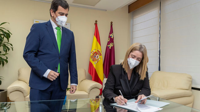 Mar&iacute;a Casaj&uacute;s y Jos&eacute; Ram&oacute;n D&iacute;ez de Revenga