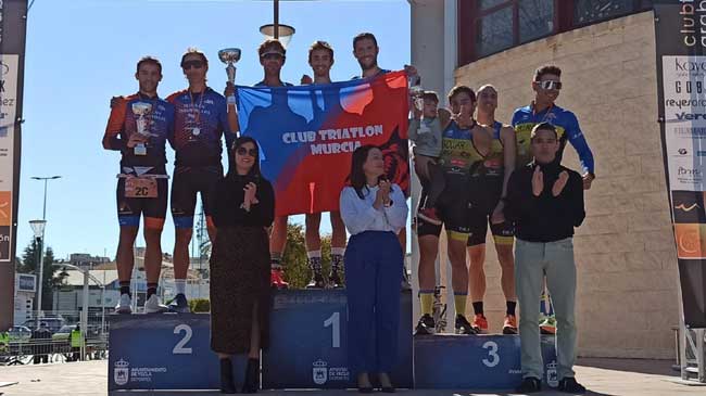 P&oacute;dium del campeonato regional de Duatl&oacute;n en categor&iacute;a masculina absoluta