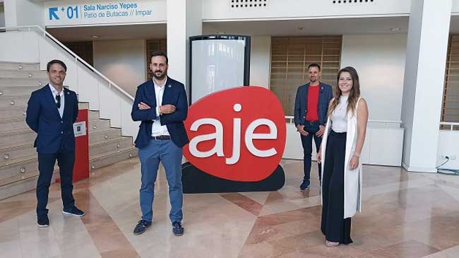 Equipo directivo de AJE Regi&oacute;n de Murcia, con Gin&eacute;s &Aacute;ngel Garc&iacute;a como presidente