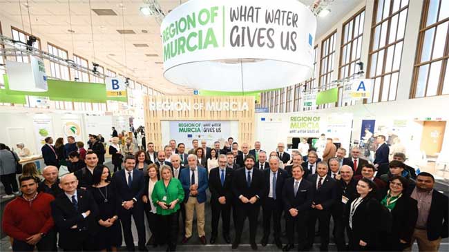 Momento de la inauguraci&oacute;n del stand de la Regi&oacute;n en Fruit Log&iacute;stica