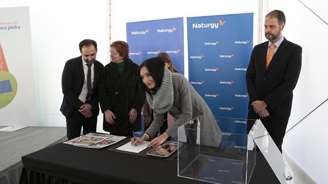 La consejera de Empresa,&nbsp;Valle Migu&eacute;lez, y la alcaldesa de Jumilla, Juana Guardiola, en el acto de puesta de la primera piedra