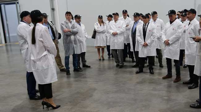 Asistentes a la inauguraci&oacute;n del nuevo centro de Caliche