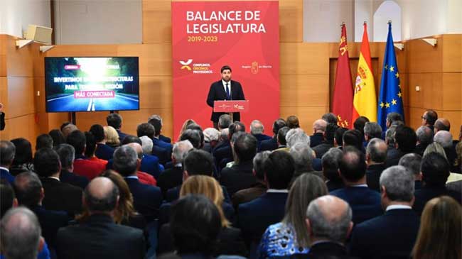 L&oacute;pez Miras, durante su intervenci&oacute;n hoy en el Palacio de San Esteban