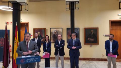 El consejero de Universidades, Juan Mar&iacute;a V&aacute;zquez, en la presentaci&oacute;n de las microcredenciales