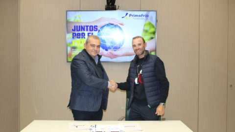 Juan Conesa, Presidente de la Fundación Primafrio, y Alejandro Valverde, en la firma del acuerdo Juan Conesa, Presidente de la Fundación Primafrio, y Alejandro Valverde, en la firma del acuerdo