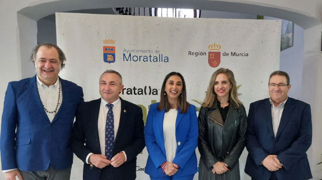 La consejera Sara Rubira junto al alcalde de Moratalla, Juan Soria.