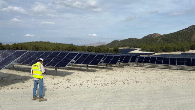 Imagen de la planta solar construida en Moratalla - BNZ