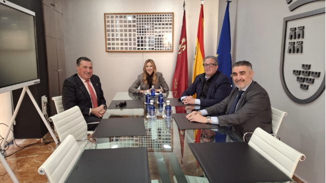La consejera de Empresa, Marisa L&oacute;pez, recibe al grupo MurciaEconom&iacute;a.
