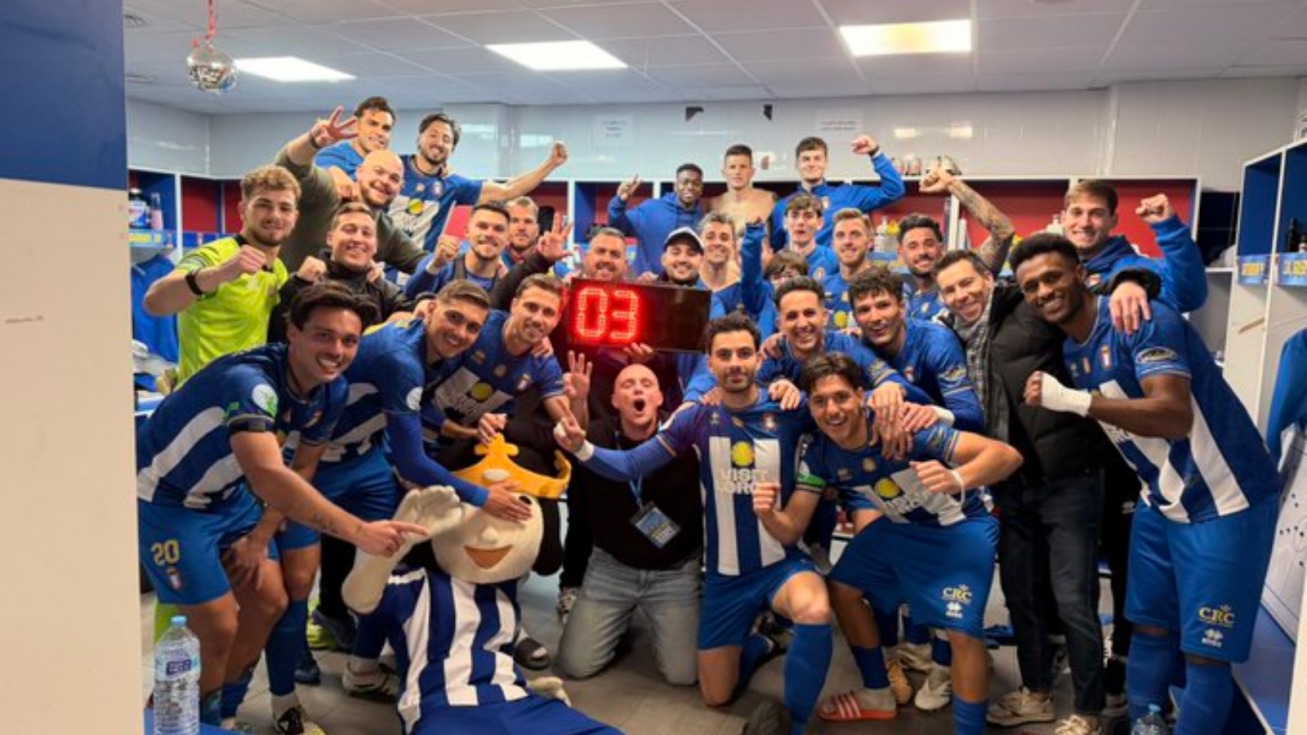 El Lorca Deportiva se impone al UCAM Murcia (2-0). El Lorca Deportiva se impone al UCAM Murcia (2-0).