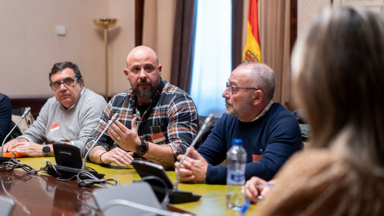 Movimiento Sumar Región de Murcia junto al Grupo Plurinacional Sumar se ha reunido este miércoles en el Congreso con el comité de empresa de SABIC y sus representantes sindicales. Movimiento Sumar Región de Murcia junto al Grupo Plurinacional Sumar se ha reunido este miércoles en el Congreso con el comité de empresa de SABIC y sus representantes sindicales.