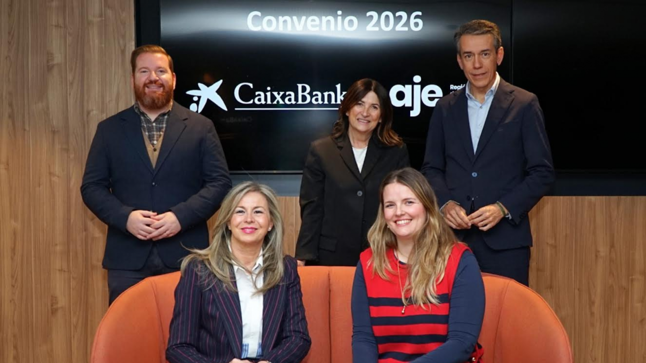 CaixaBank renueva su colaboración con AJE Región de Murcia. CaixaBank renueva su colaboración con AJE Región de Murcia.