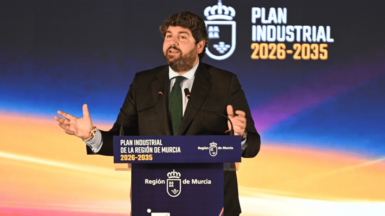El jefe del Ejecutivo regional, Fernando López Miras, presidió hoy el acto de presentación del Plan Industrial de la Región de Murcia 2026-2035 - CARM El jefe del Ejecutivo regional, Fernando López Miras, presidió hoy el acto de presentación del Plan Industrial de la Región de Murcia 2026-2035 - CARM